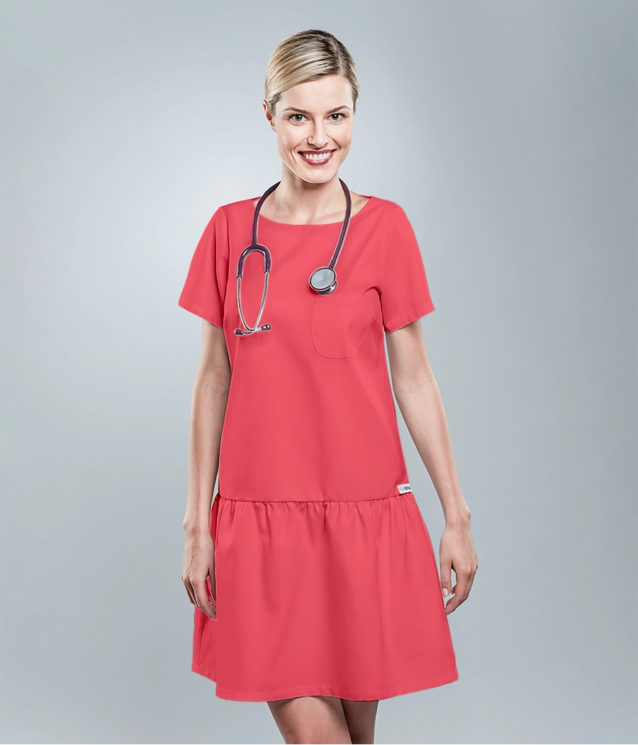 Sukienka medyczna damska z falbanką 0207 w kolorze koralowym ST K32