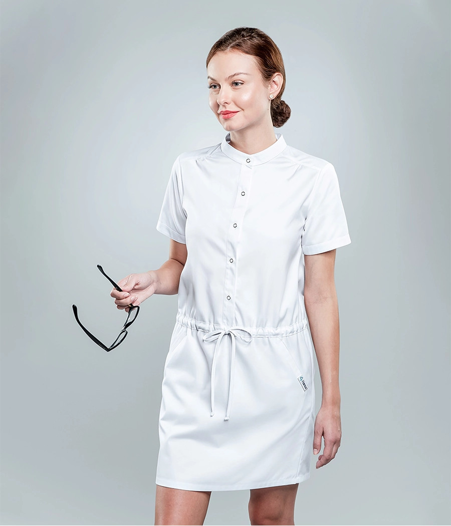 Sukienka medyczna damska sportowa ze sznurkiem 0208 w kolorze białym OP K1