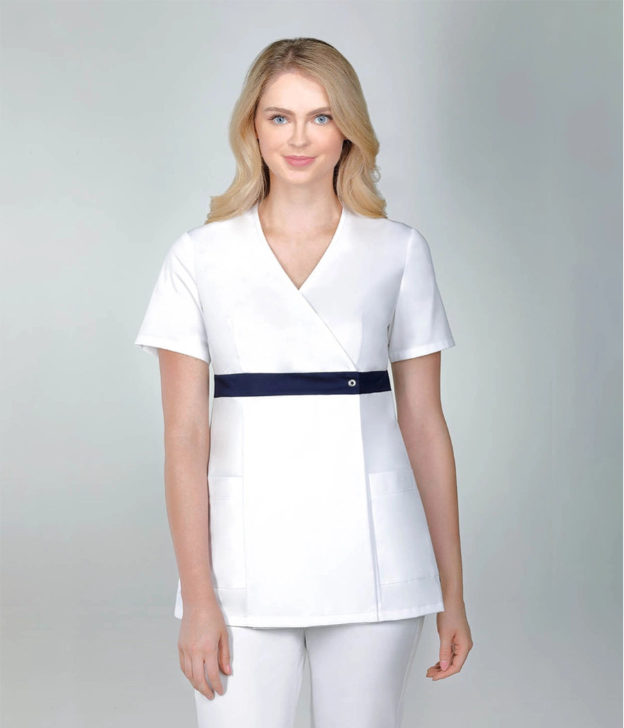 Bluza medyczna damska kopertowa z kontrastem 1513  tkanina w kolorze białym OP K1i wstawka w kolorze  granatowym OP K14