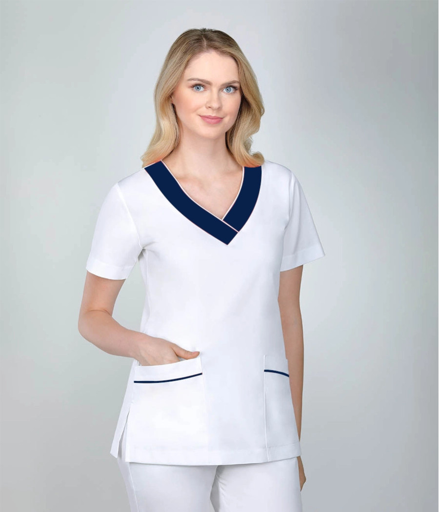 Bluza medyczna damska w dekolcie z ozdobną plisa 1810 tkanina w kolorze  białym OP K1 i wstawki w kolorze  granatowym OP K14