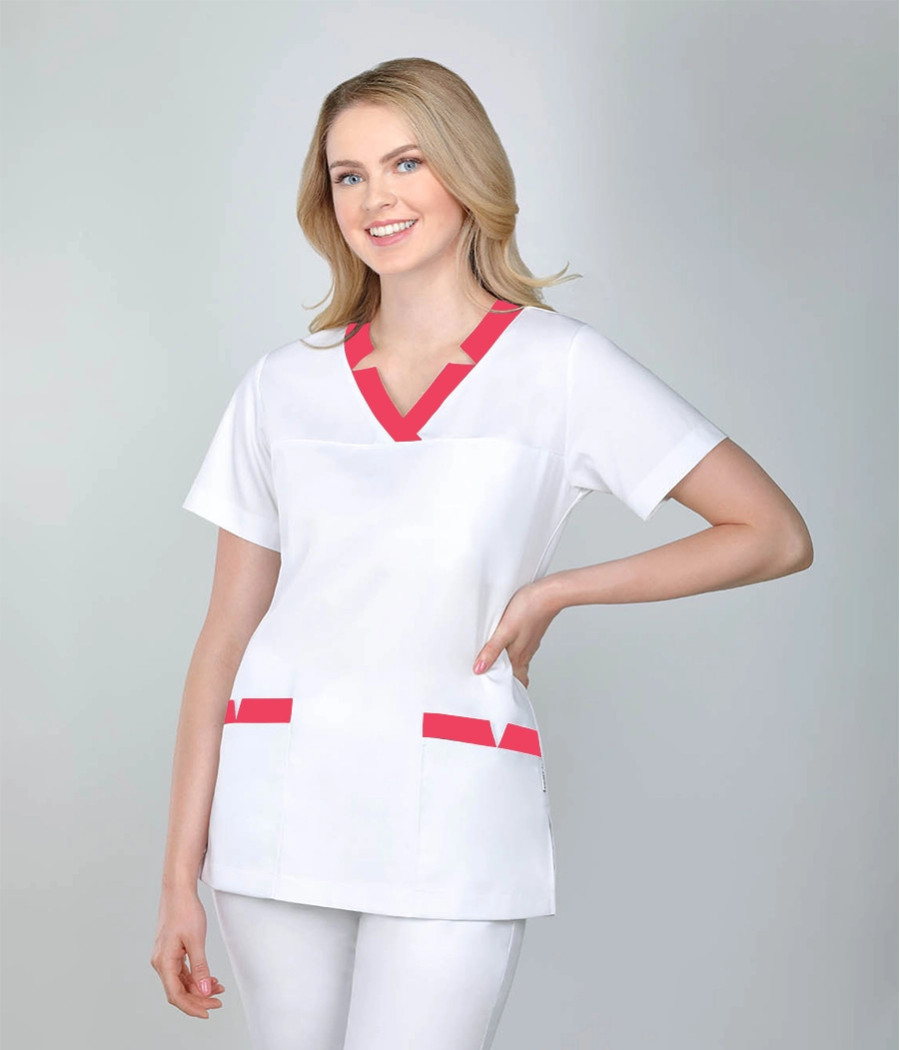 Bluza medyczna damska serek z ozdobnymi pliskami 1812  tkanina w kolorze  białym OP K1 i wstawki w kolorze fuksji OP K17