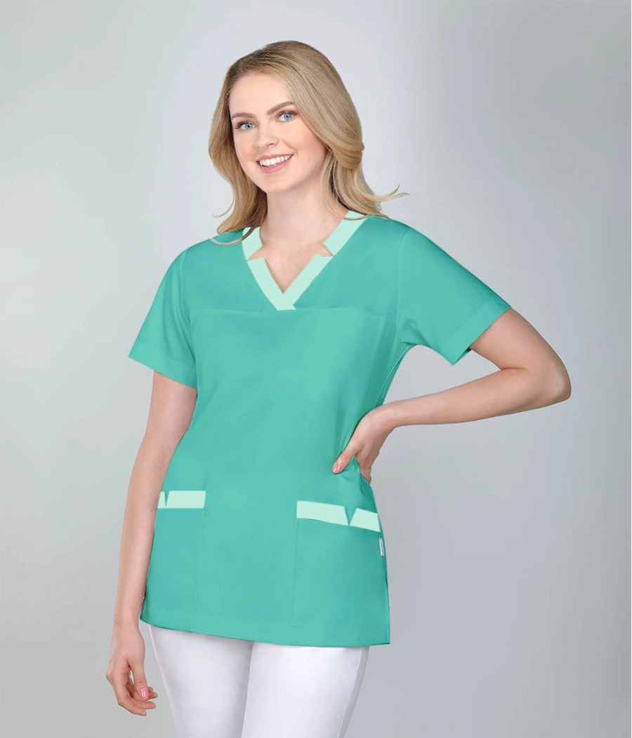 Bluza medyczna damska serek z ozdobnymi pliskami 1812  tkanina w kolorze  miętowym ST K28 i wstawki w kolorze  seledynowym OP K5