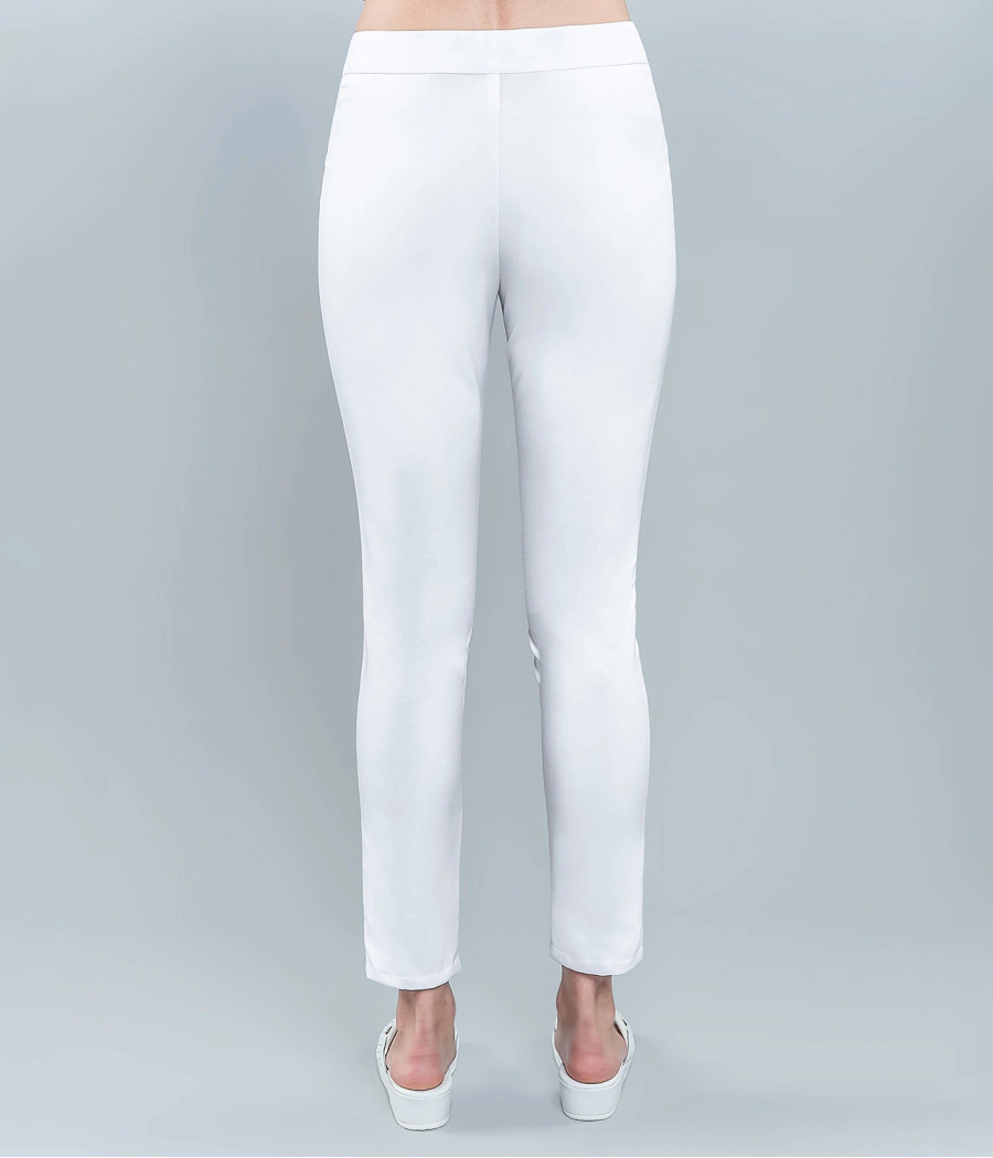 Spodnie medyczne damskie rurki z kieszeniami 5006 w kolorze białym OP K1